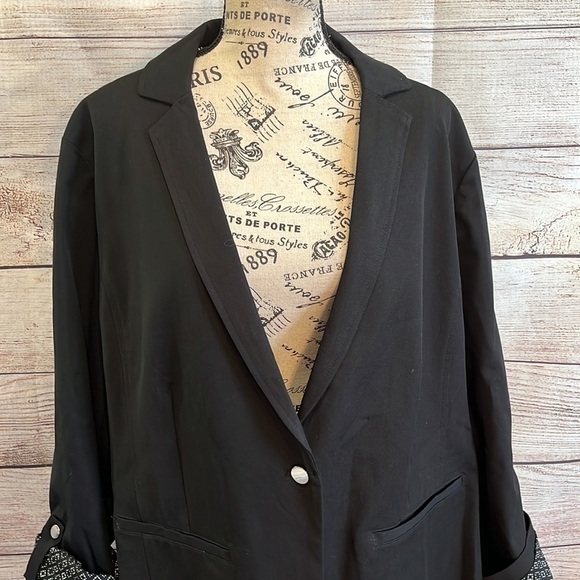 Chico’s Blazer Black Roll Up Sleeves Contrast Lining Size XL Chicos 3 - Picture 2 of 11